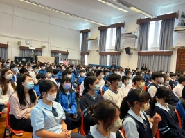 Enlarge 台下同學參與情況